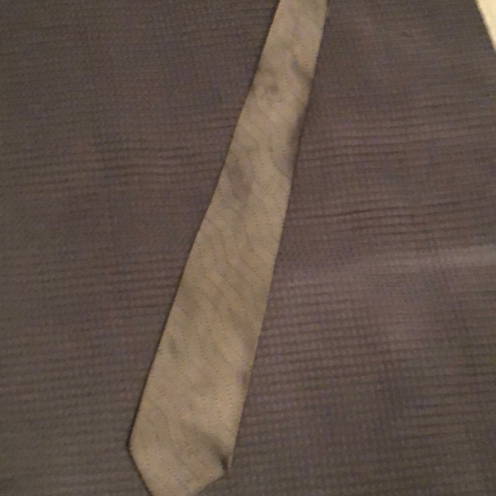 Claiborne tie